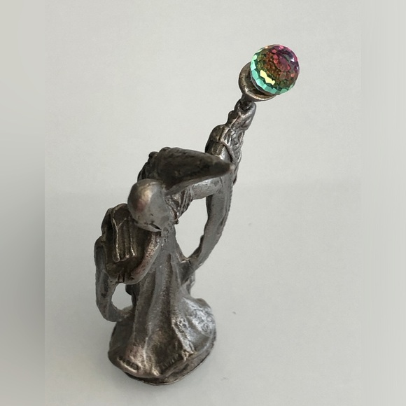 Pewter Wizard with Crystal - Picture 4 of 4